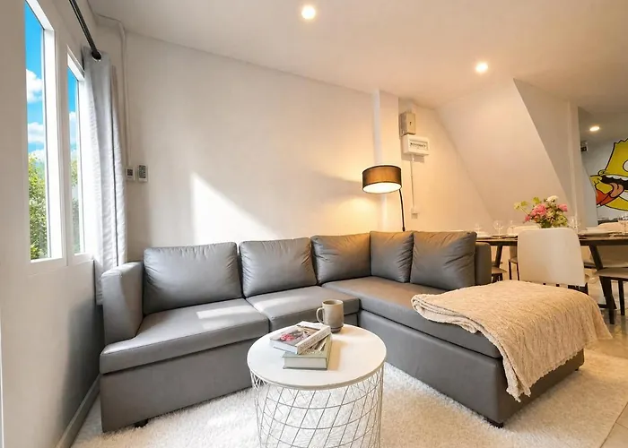 Cozy & Bright 4 Bedroom House Near Khao San Road * バンコク都
