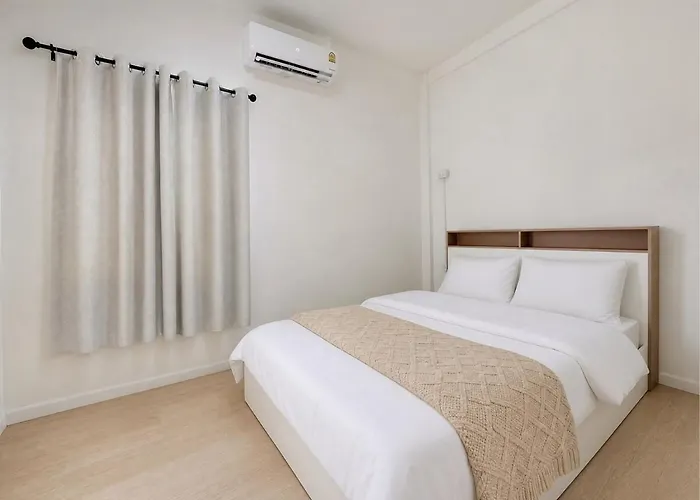 Cozy & Bright 4 Bedroom House Near Khao San Road