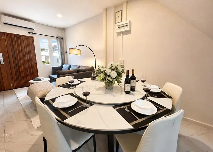 Cozy & Bright 4 Bedroom House Near Khao San Road * バンコク都