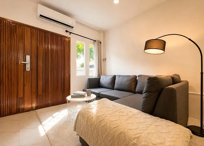 別荘 Cozy & Bright 4 Bedroom House Near Khao San Road