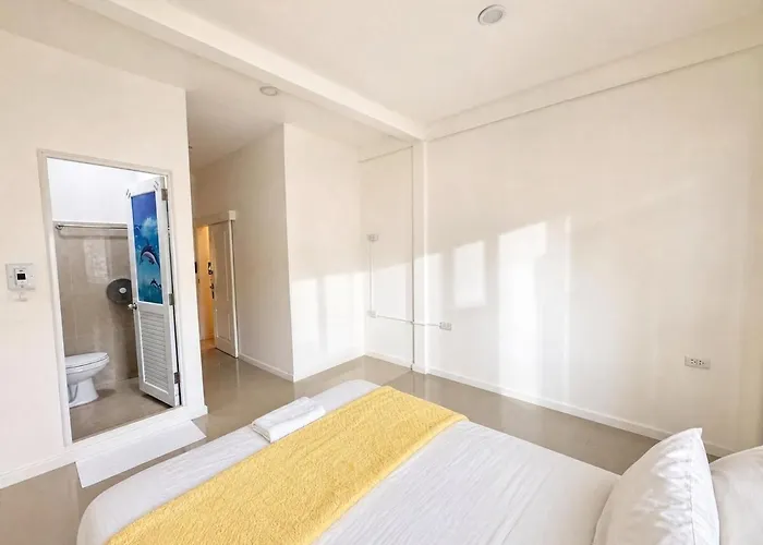 Cozy & Bright 4 Bedroom House Near Khao San Road 別荘 バンコク都