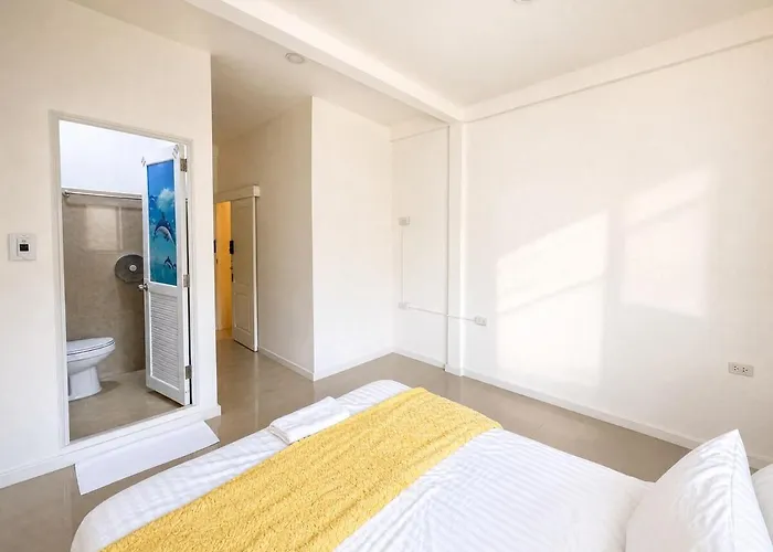 別荘 Cozy & Bright 4 Bedroom House Near Khao San Road *